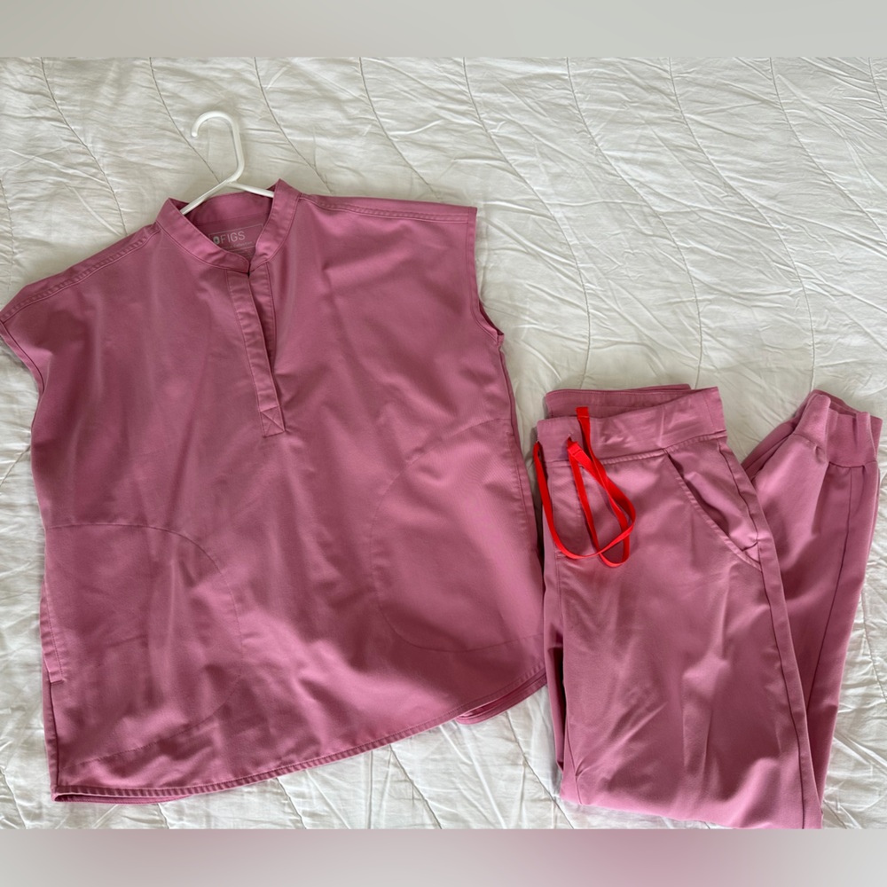 Figs Women's Scrub Top and Jogger Set in Dusty Rose with Red Drawstring